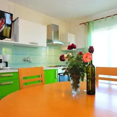 Ljilja Apartamento *